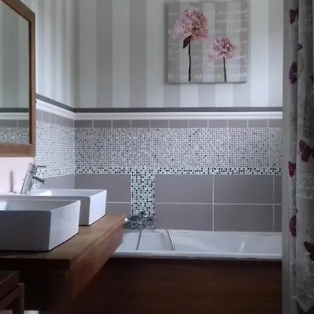 Bed & Breakfast Dans Maison Privee *
