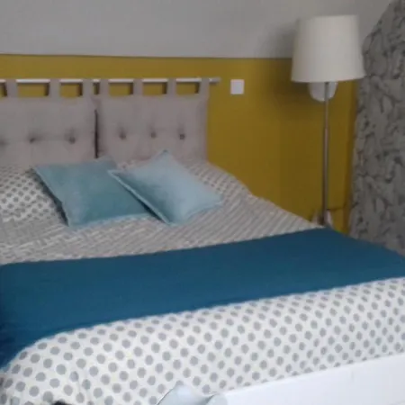 Bed & Breakfast Dans Maison Privee *